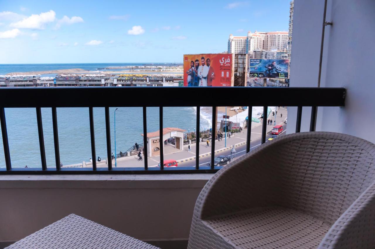Gleem Luxury Apartment